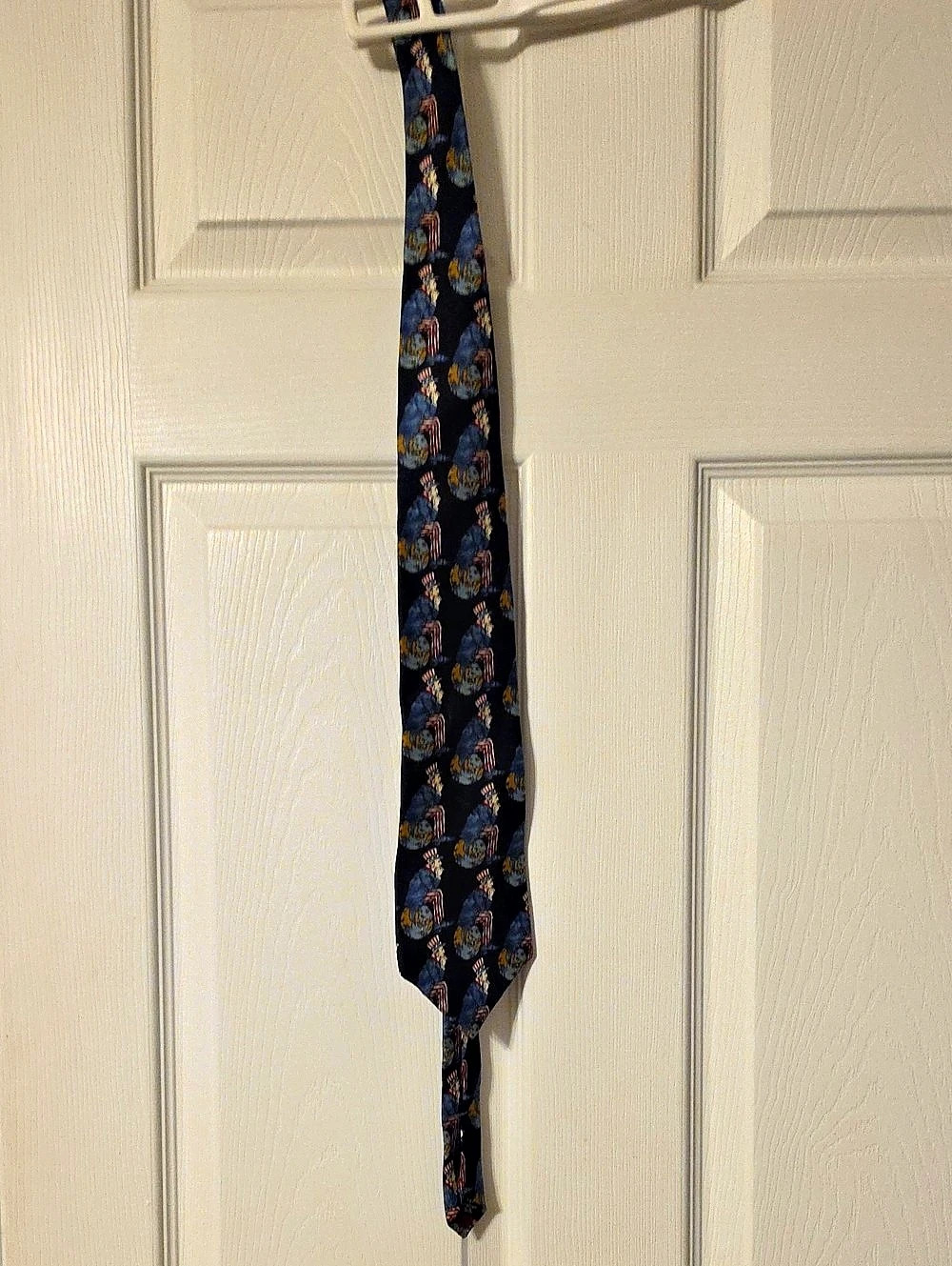 Don Loper Geometric Novelty Tie in Red, White & Blue Like New